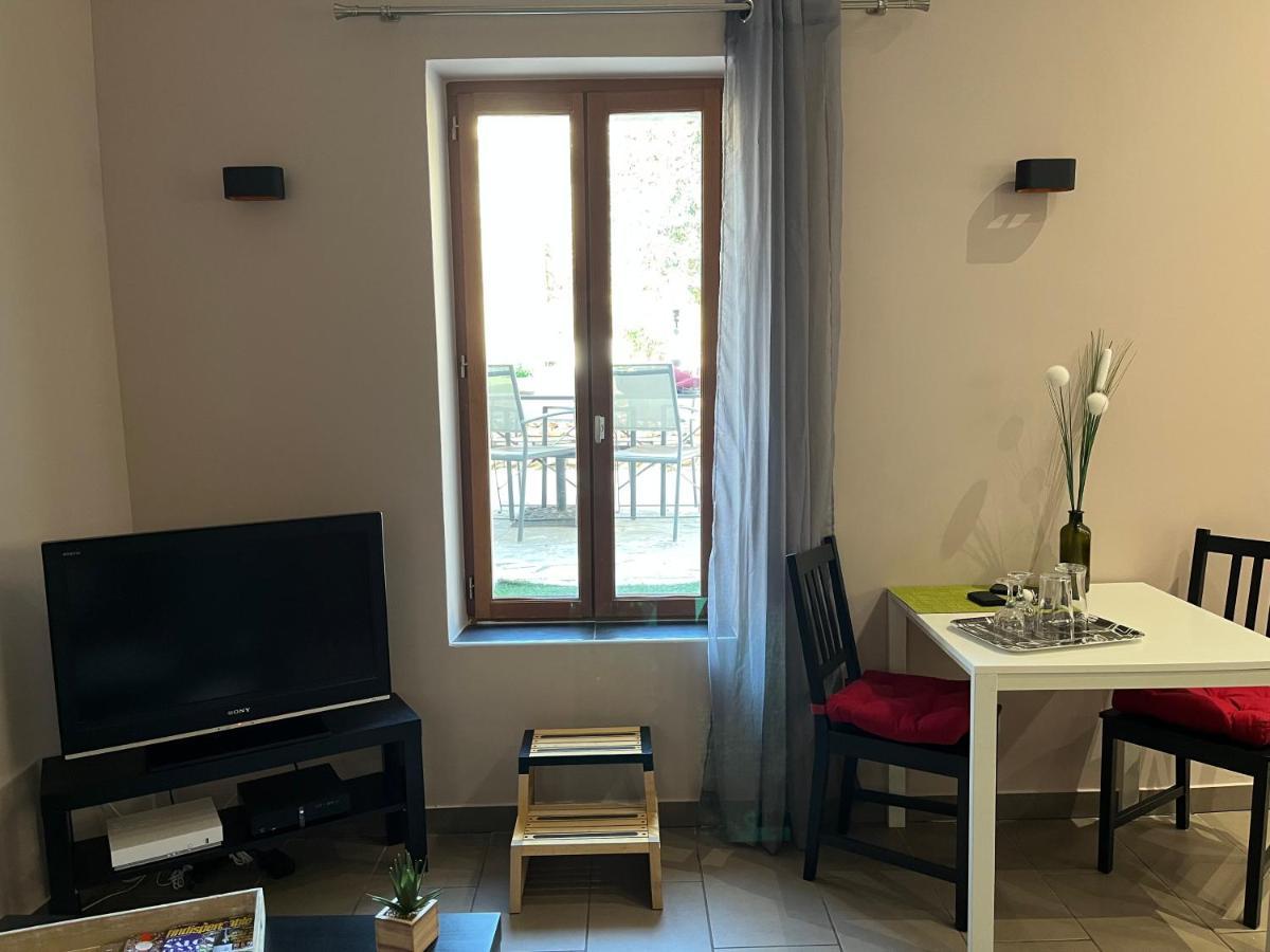 Le Charles IX Apartment Roussillon  Bagian luar foto