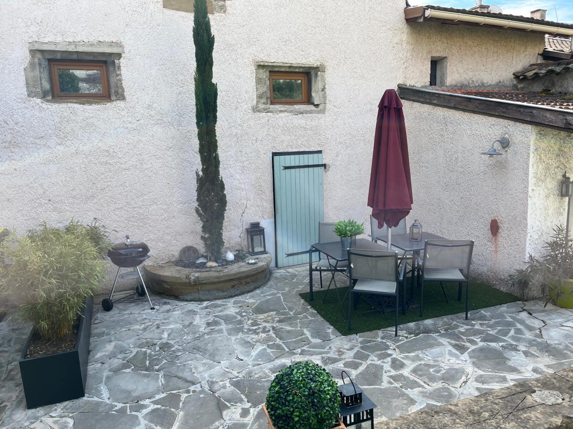 Le Charles IX Apartment Roussillon  Bagian luar foto