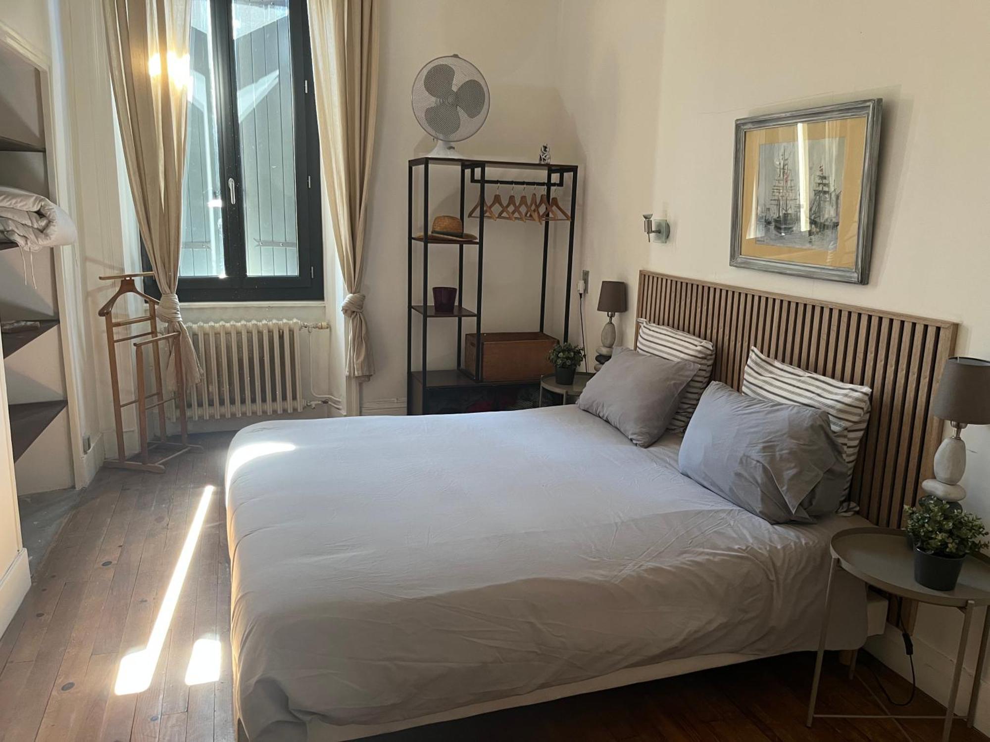 Le Charles IX Apartment Roussillon  Bagian luar foto